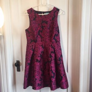 Classy mid-rise dress for all occasions